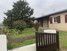 VILLA DE PLAIN-PIED DE TYPE 4 AVEC JARDIN CLOS ET GARAGE