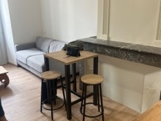 Studio meublé et équipé avec balcon, Centre-ville de LECTOURE