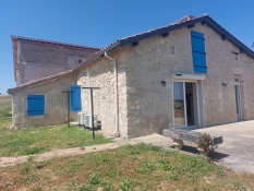 Maison de campagne T4 avec jardin et abri à Miradoux