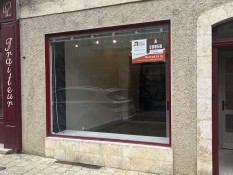 Local Commercial au cœur de Lectoure, dans la rue principale
