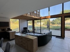 LOCATION SAISONNIERE : MAISON D'ARCHITECTE T4 avec jardin et piscine à proximité du centre-ville de LECTOURE