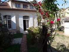 LOCATION SAISONNIERE : Maison T3 avec jardin et terrasse à TERRAUBE (Gers)