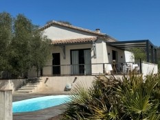 VENTE Maison T4/T5 de plain-pied avec garage, piscine chauffée et jardin donnant sur la vallée de LECTOURE