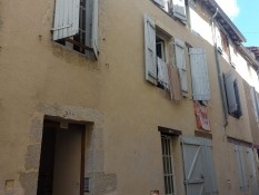 VENTE IMMEUBLE DE RAPPORT situé dans le centre-ville de LECTOURE 195 000€